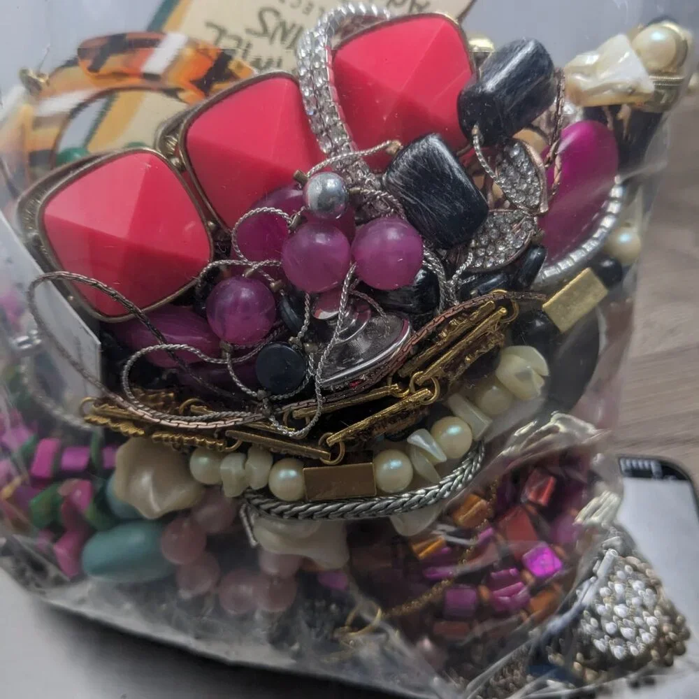 Jewelry Lot 4+ lbs 1140 Wearable Sellable Mystery Lot Free Shipping - Picture 3 of 6